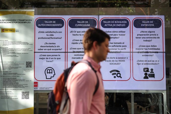 Fachada de una Oficina de Empleo, a 2 de julio de 2026, en Madrid (España).