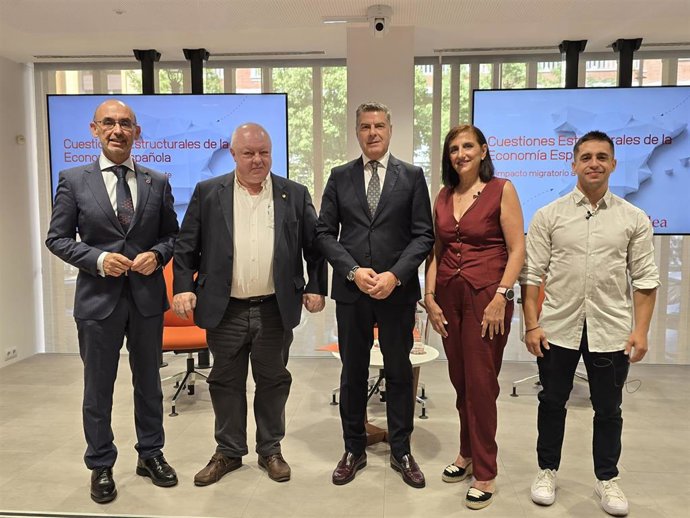 El Consejo General de Economistas y Fedea celebran una nueva sesión del ciclo Cuestiones Estructurales de la Economía Española, dedicada al impacto migratorio.
