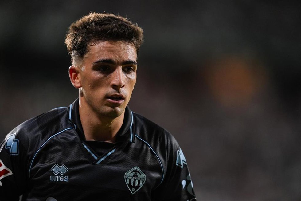 Archivo - Àlex Calatrava en un partido con el CD Castellón