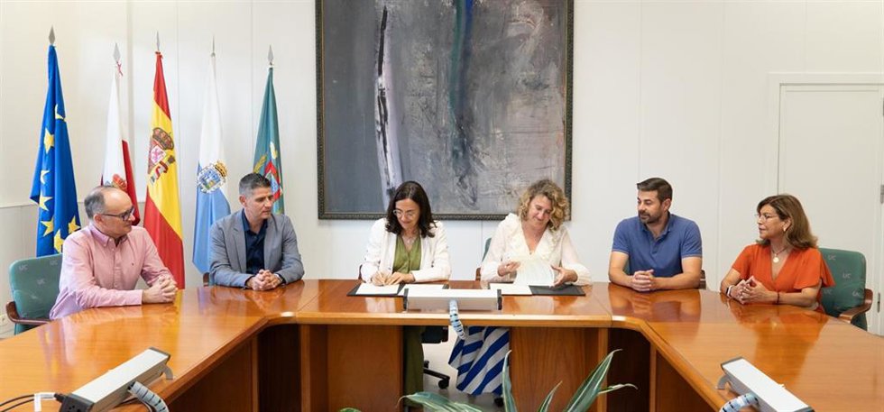 La UC y Ascentic renuevan su colaboración para impulsar la formación y el talento digital