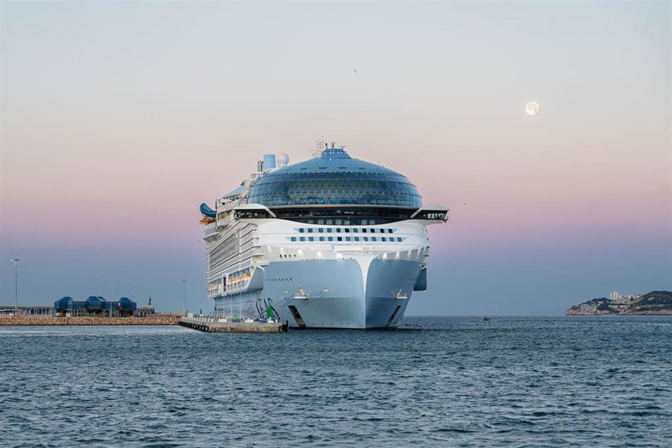 El 'Legend of the Seas' de Royal Caribbean en el Port de Tarragona