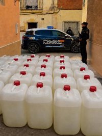 Tres detenidos en Almería tras intervenir 3.750 litros de gasolina en una operación contra el 'petaqueo'