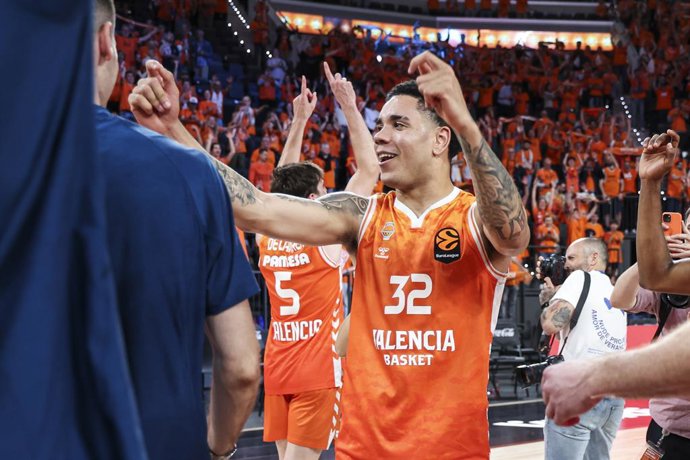 Archivo - Arxiu - Isaac Nogues en un partit amb el València Basket