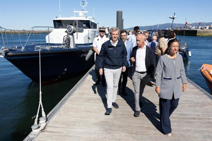 El presidente de la Xunta, Alfonso Rueda, entrega al Servizo de Gardacostas una nueva patrullera en Vilanova de Arousa (Pontevedra)