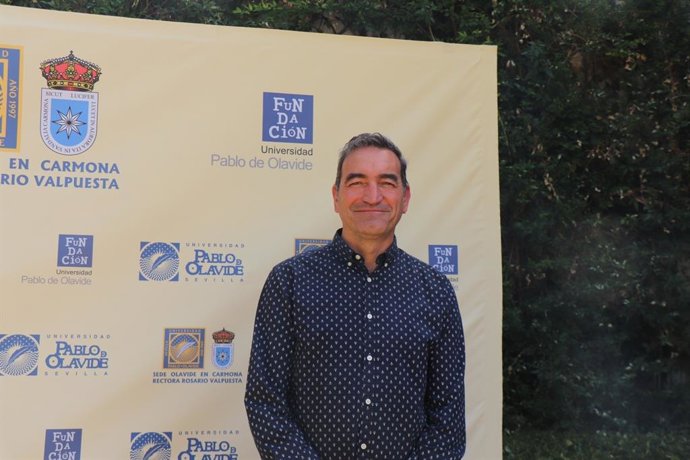 El economista, antropólogo y experto en liderazgo, Mario Chaves, en el curso 'Liderazgo para el bienestar y la salud mental en la empresa del siglo XXI (3ª edición), en el marco de los cursos de verano de la Universidad Pablo de Olavide en Carmona'