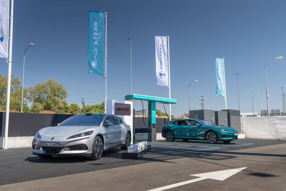 Denza estrena en España la tecnología 'Flash Charging' con una recarga en menos de nueve minutos