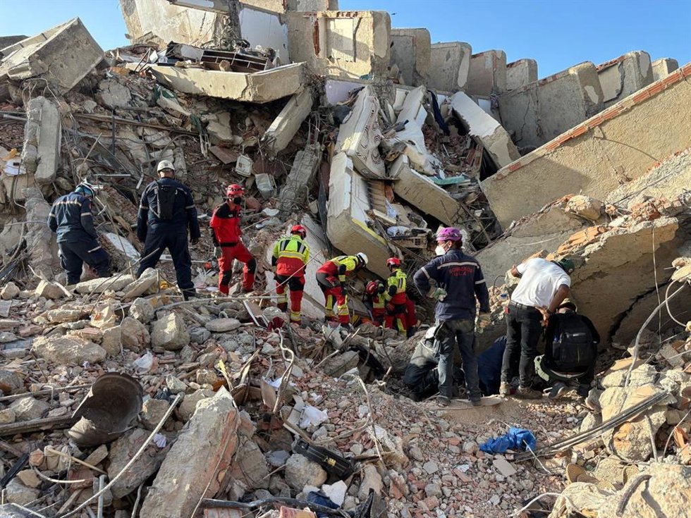 Bomberos de la Diputación de Badajoz en Venezuela tras los terremotos