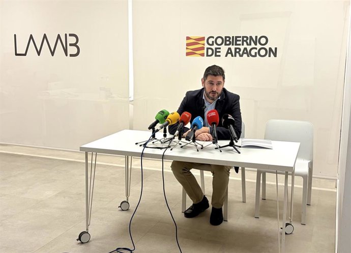 El vicepresidente y consejero de Desregulación, Bienestar y Familia, Alejandro Nolasco, en rueda de prensa.