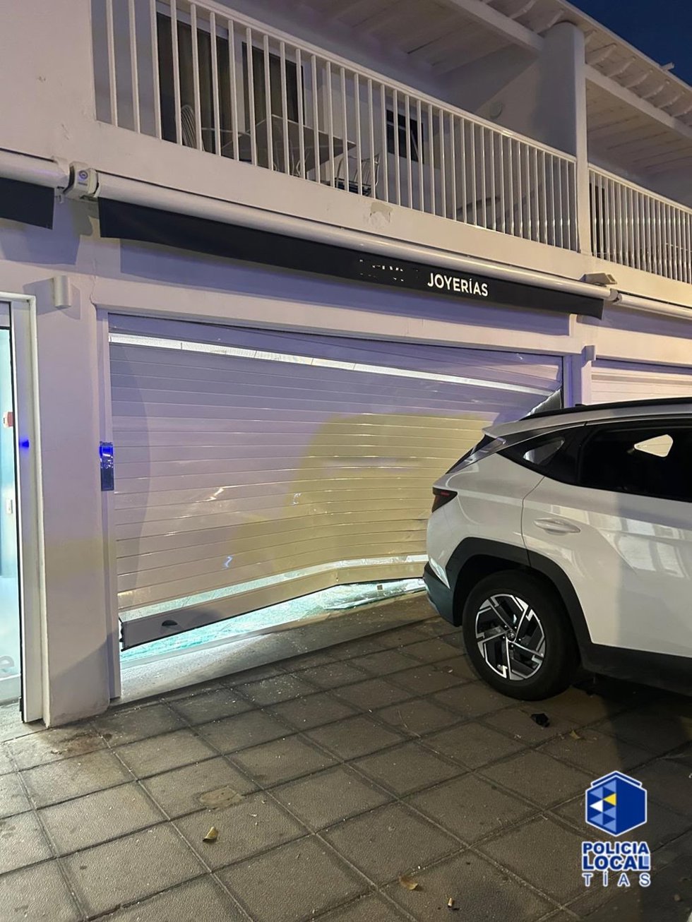 Sucesos.- Dos detenidos tras intentar robar por el método del alunizaje en un comercio de Puerto del Carmen (Lanzarote)