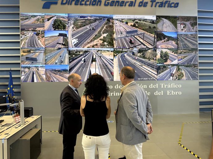 El delegado del Gobierno subraya que el proceso está aflorando puestos de trabajo y permitirá incorporar al mercado laboral a miles de personas en sectores con déficit de mano de obra