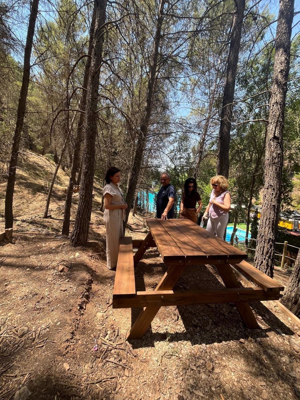 Mejoras en el área recreativa de la piscina de Armujo