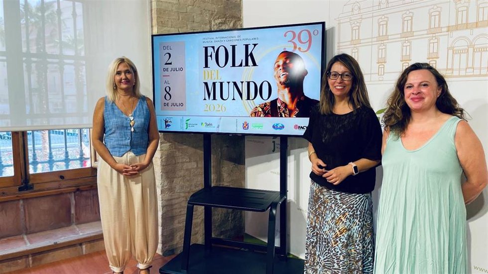 María Espejo, África Colomo y Desirée Amaro en la presentación del 39º Folk del Mundo