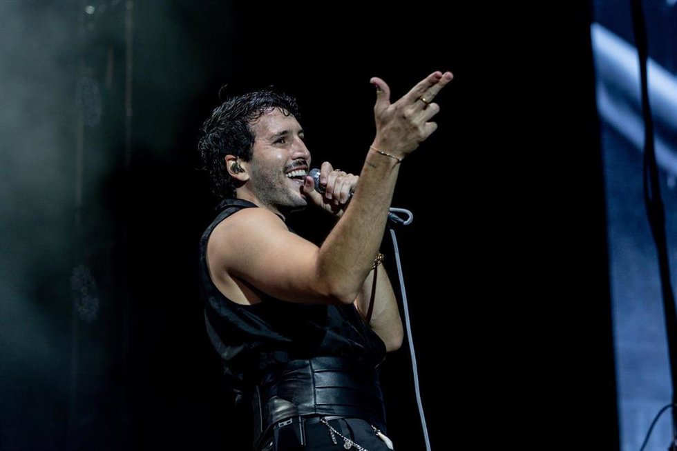 Archivo - El cantante y compositor colombiano Sebastián Yatra durante su concierto en el Movistar Arena, a 27 de septiembre de 2025, en Madrid (España).
