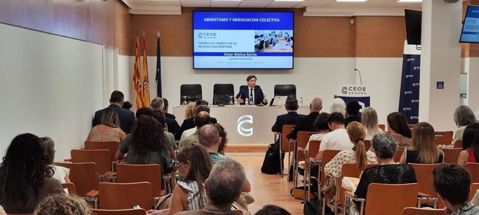 Un momento de la jornada organizada por CEOE Aragón en Zaragoza para abordar el problema del absentismo laboral.