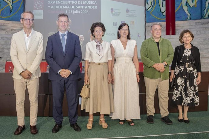 De izquierda a derecha: Luis Fernando Pérez, Luis Martínez, Paloma O’Shea, Gema Igual, Jaime Martín y Márta Gulyás.