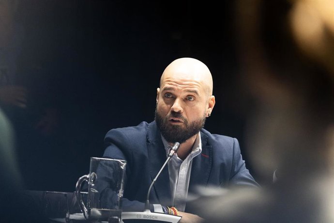 Archivo - El portavoz del grupo municipal del PSOE, Iván Puentes, durante una moción de confianza, en el Ayuntamiento de Pontevedra, a 8 de enero de 2024, en Pontevedra, Galicia (España). El alcalde de Pontevedra, Miguel Anxo Fernández Lores ha presentado