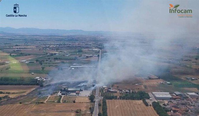 Declarado un incendio forestal en Talavera que alcanza el nivel 1 por afección de humo y corte de la CM-4101