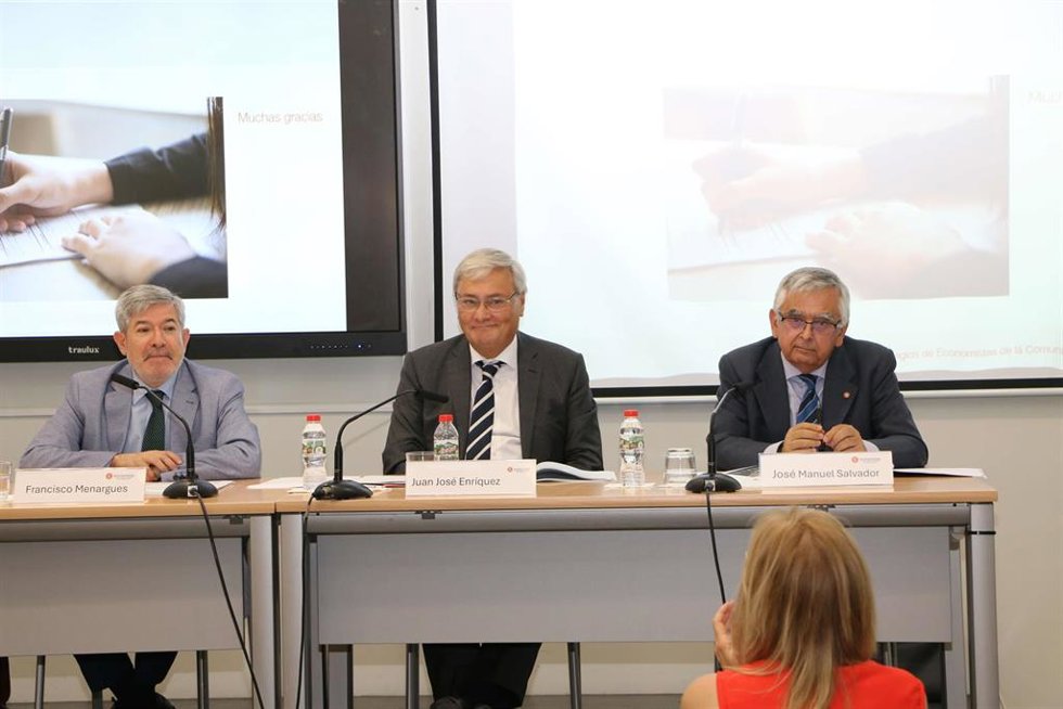 Consejo de Colegios de Economistas de la Comunidad Valenciana presenta los datos de la encuesta '"Los economistas opinan"
