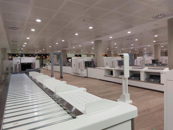 Archivo - Controles en el aeropuerto de Palma de Mallorca