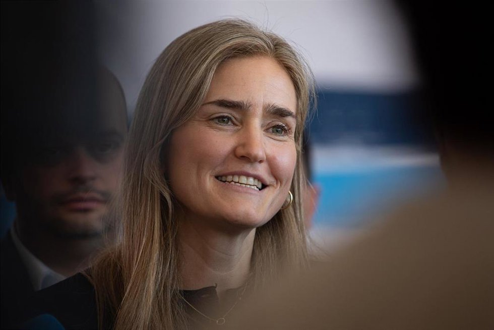 La vicepresidenta tercera y ministra para la Transición Ecológica y el Reto Demográfico, Sara Aagesen, durante la inauguración de la nueva interconexión eléctrica a 400 kV entre España y Portugal, en el Polígono Industrial de Arbo, a 2 de julio de 2026, e