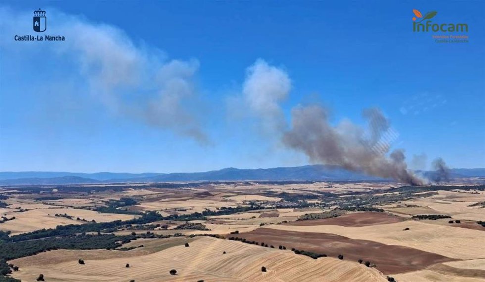 Declarado un incendio en Robledillo de Mohernando que alcanza nivel 1 y obliga a cortar la GU-199