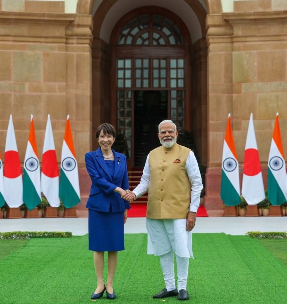 El primer ministro de India, Narendra Modi, y su homóloga de Japón, Sanae Takaichi.