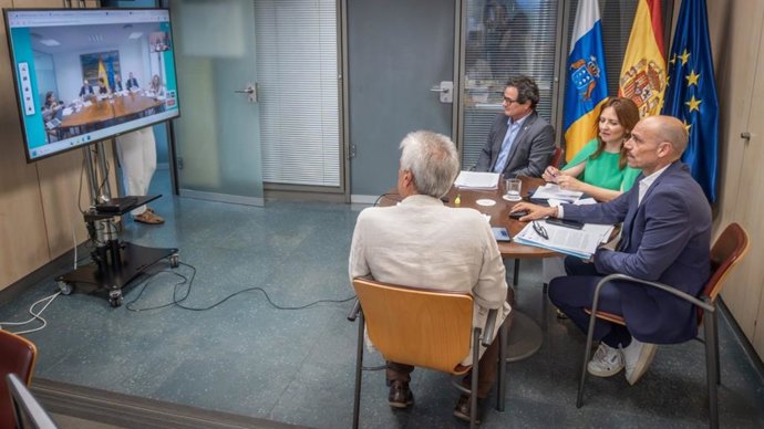 Reunión entre el Gobierno de Canarias y el Estado para abordar la cogestión de los aeropuertos