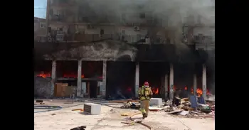 Un incendi, ja controlat, originat en els baixos d'un edifici obliga a desallotjar-ho a València