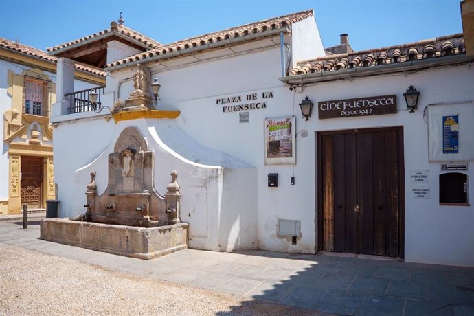Exterior del cine de verano Fuenseca.