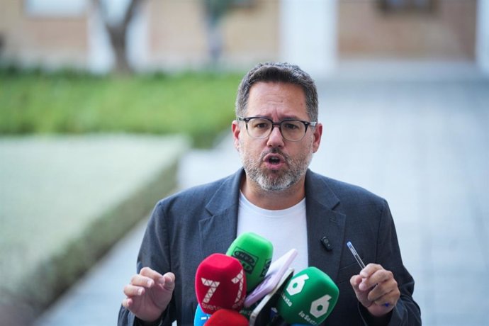 El portavoz de Adelante Andalucía, José Antonio García, en el Parlamento autonómico.