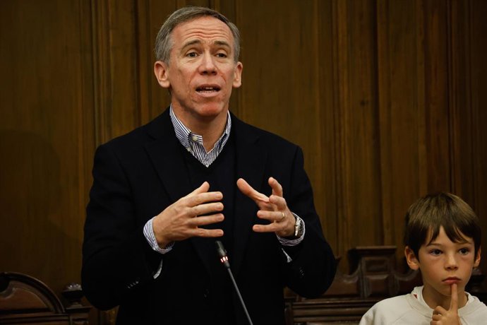 Santiago, 31 de mayo de 2026.  El presidente de la Camara de Diputados Jorge Alessandri recibe a visitantes de la Sede Santiago del Congreso Nacional durante el Dia de los Patrimonios  Diego Martin/Aton Chile