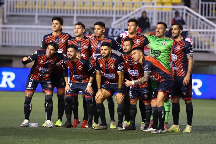 Futbol, Deportes Limache vs Everton Fecha 6, Copa de la Liga 2026, El equipo de Deportes Limache , es fotografiado, durante el partido de Copa de la Liga, contra Everton, disputado en el estadio Lucio Farina Fernandez, en Quillota,