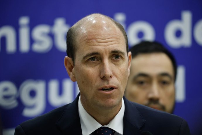 Santiago, 22 de junio de 2026.  El ministro de Seguridad, Martin Arrau, junto a los altos mandos de las policias y los subsecretarios informa sobre los principales avances en materia de seguridad luego de Comite Policial  Diego Martin/Aton Chile