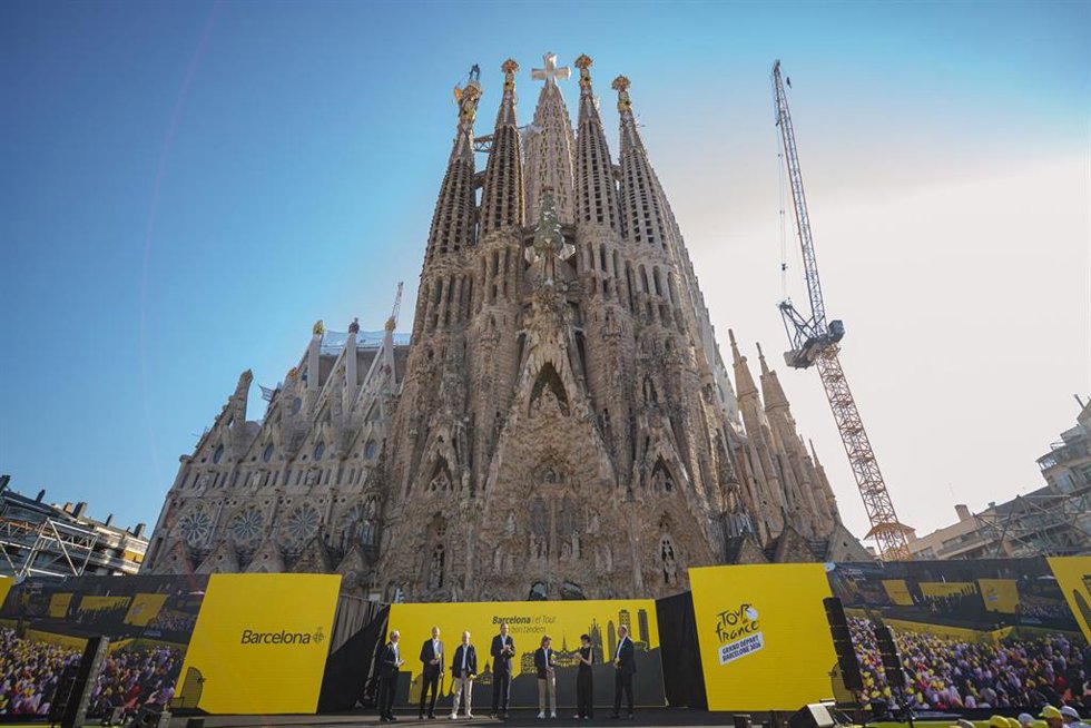 Presentación de los equipos del Tour de Francia, en la Sagrada Família de Barcelona