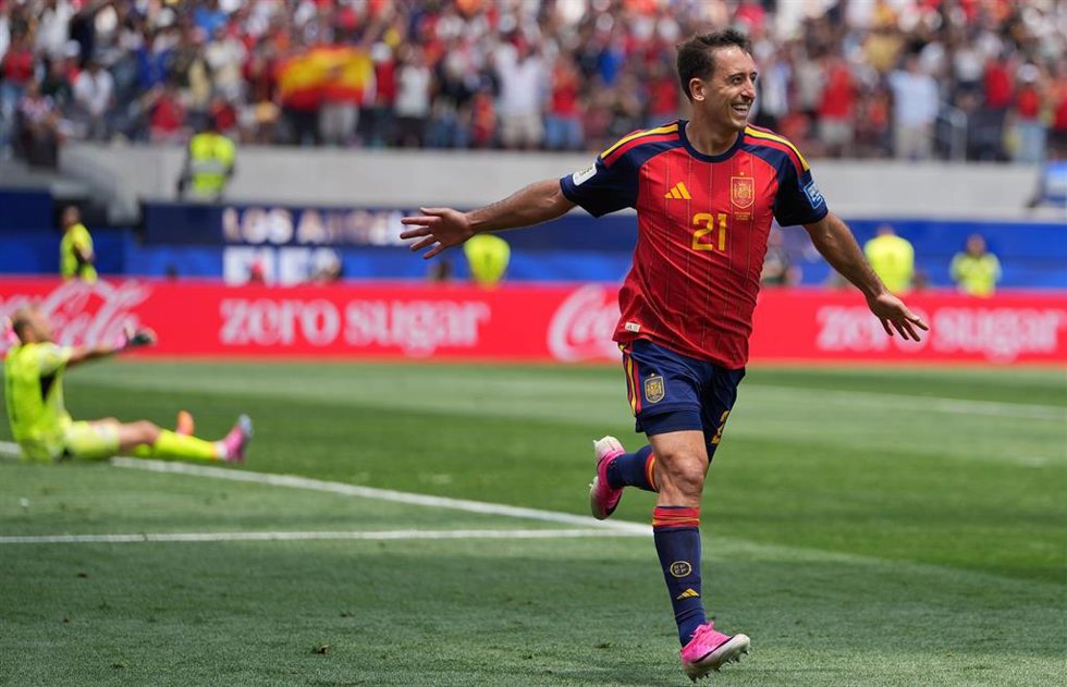 Mikel Oyarzabal celebra uno de sus goles con España ante Austria en los dieciseisavos de final del Mundial 2026, disputado en Los Ángeles (Estados Unidos)