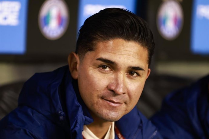 Futbol, Audax Italiano vs Deportes La Serena, campeonato 2026 Fecha 15, Liga de Primera 2026. El entrenador de Deportes La Serena Felipe Gutierrez es fotografiado durante un partido de primera disputado en el estadio Bicentenario La Florida en Santiago,