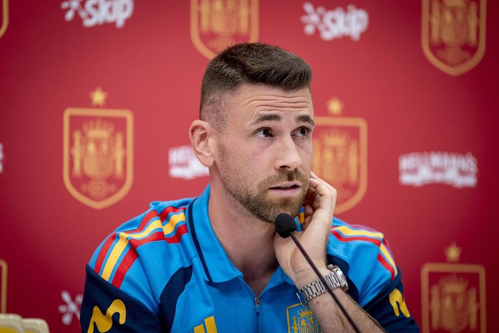 Archivo - El portero de la selección Unai Simón en rueda de prensa