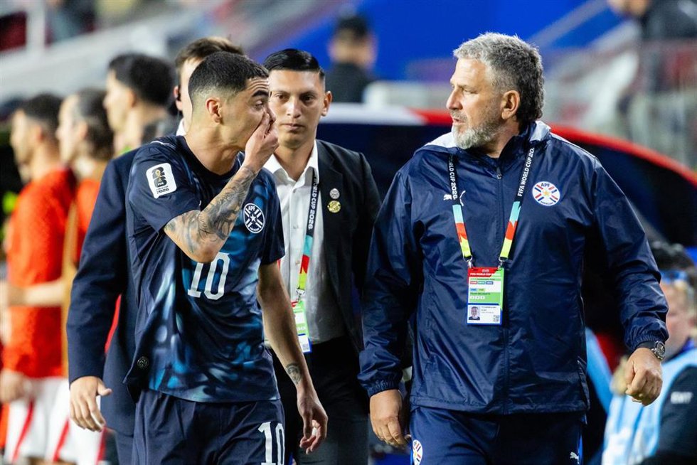 Miguel Almirón, durante un partido.