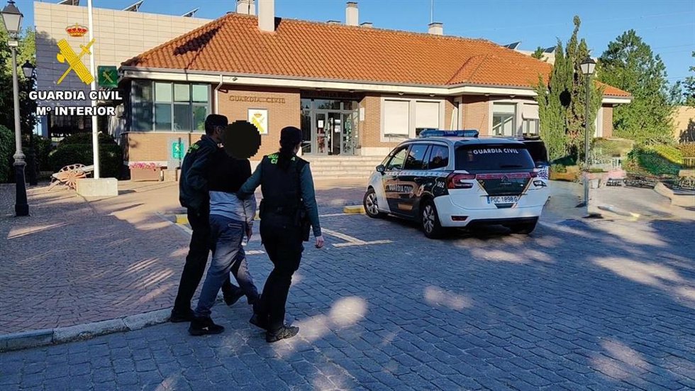 Detenido en Arroyomolinos por robar el volante de coches de alta gama