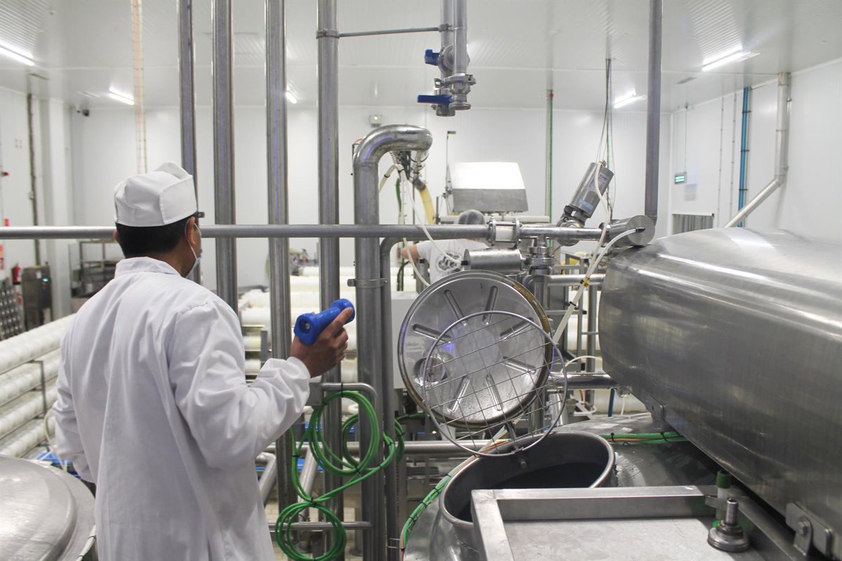 La producción industrial baja un 10,4% en mayo en Extremadura, frente a una subida del 0,8% a nivel nacional