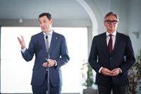 Moreno espera una legislatura "estable y cordial" con Vox pero admite "no estar contento" por no gobernar en solitario