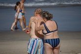 Foto: Los termómetros superan los 27 grados en las Rías Baixas esta madrugada