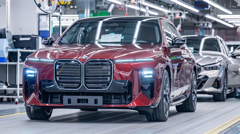 BMW inicia la producción del nuevo Serie 7 con autonomía de hasta 727 kilómetros en su versión eléctrica