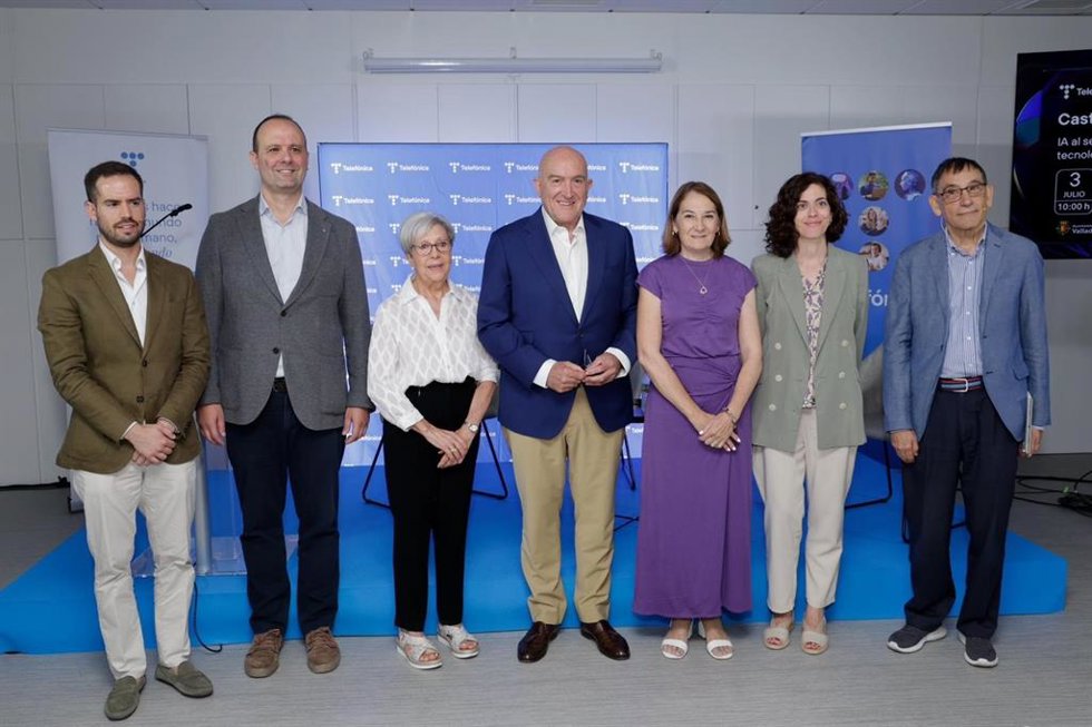Presentación de la jornada 'IA al servicio de las Personas: Tecnologías que cuidan' en Valladolid.