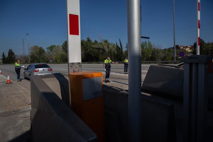 Archivo - Els Mossos d'Esquadra en un peatge