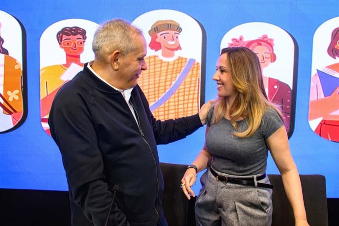 El consejero de Empleo y Formación del Cabildo de Tenerife, Efraín Medina, y la presidenta, Rosa Dávila