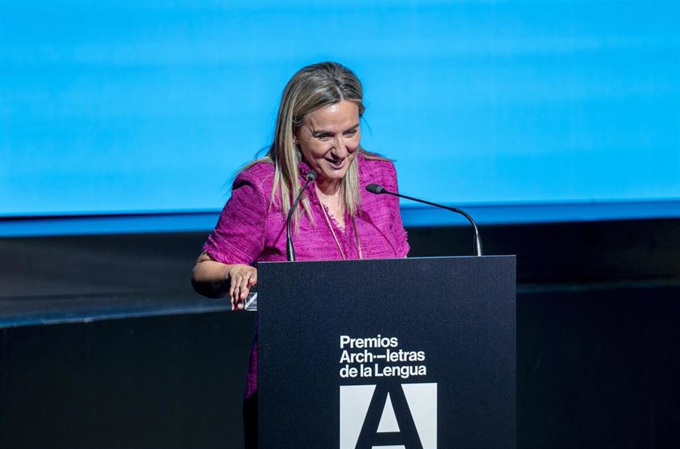 La ministra de Educación, Formación Profesional y Deportes, Milagros Tolón, interviene durante la celebración de la gala de entrega de los "V Premios Archiletras de la Lengua", en Casa de América, a 23 de junio de 2026, en Madrid (España). Este destacado 