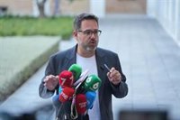 Adelante asegura que Moreno ha asumido los principios de Vox: "Se ha comido con papas la prioridad nacional"