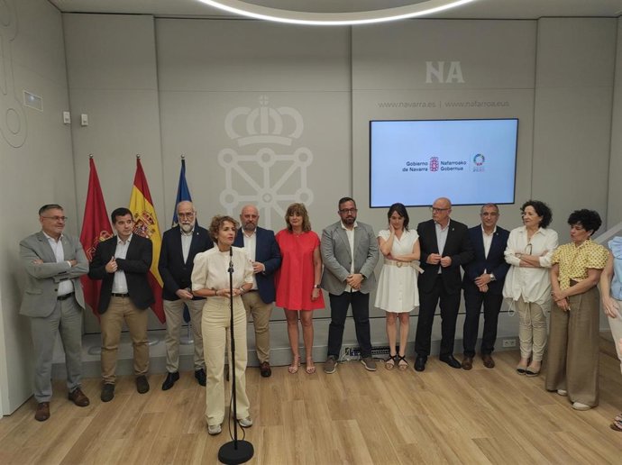 La presidenta del Gobierno de Navarra, María Chivite, en su tradicional brindes presanferminero en el Palacio de Navarra.