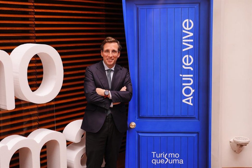 El alcalde de Madrid, José Luis Martínez-Almeida, durante la presentación de este viernes de la iniciativa 'Turismo que Suma', promovida por Exceltur.